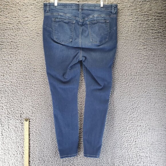 Torrid Jeans Women Size 16R Blue Bombshell Skinny Premium Stretch Button Fly - Picture 11 of 12